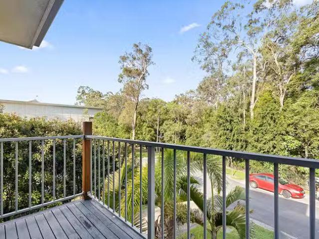 Nice 1/17 Creekside Court, Everton Hills, QLD 4053