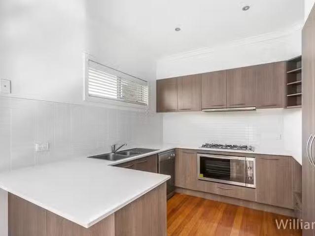 For Rent! 1/142 Woods Street, Newport, VIC 3015