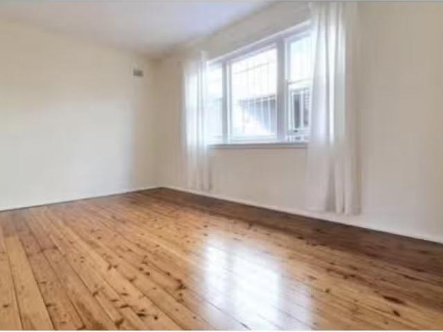 Deal! 1/146 Brighton Boulevard, BONDI BEACH Apartment for rent.