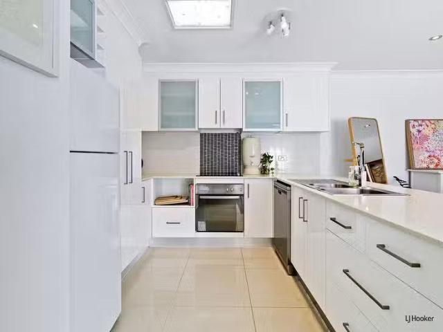 For Rent! 1/14 Walker Avenue, Palm Beach, QLD 4221