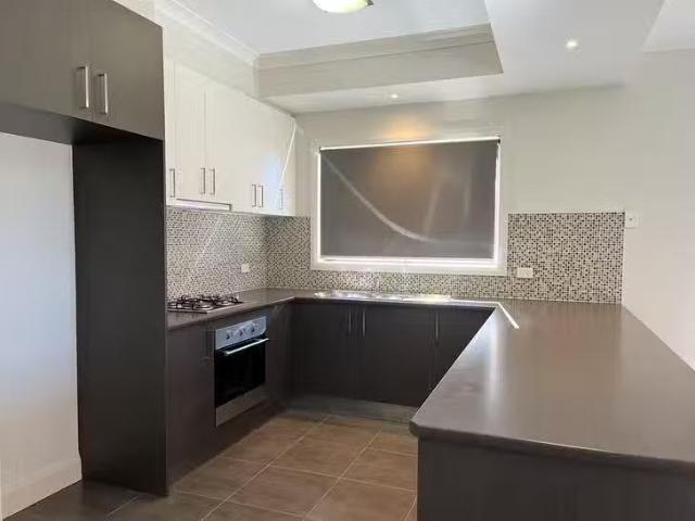 For Rent! 1/159 Botanica Springs Boulevard, Brookfield, VIC 3338