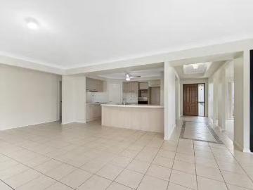 For Rent! 115 Crestwood Drive, Molendinar, QLD 4214