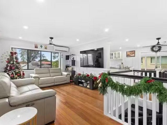 Unique 115 Lynne Grove Avenue, Corinda, QLD 4075