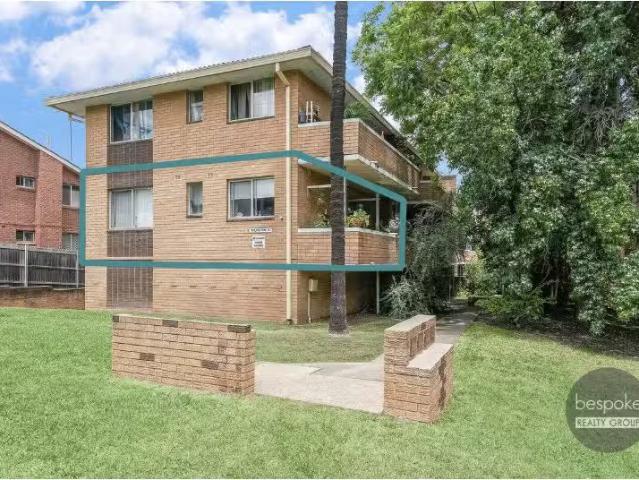 Charming 1/16 Thurston Street, Penrith Apartment for rent Lis.