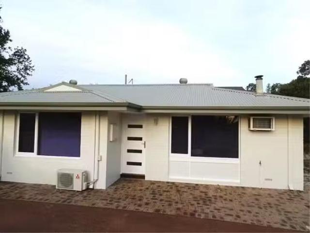 Cozy 116 Lesmurdie Road, Lesmurdie, WA 6076