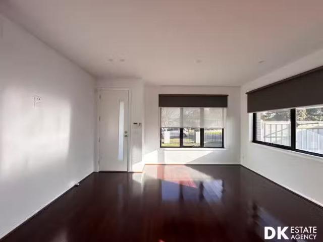 Cozy 1/18 Talbot St, Sunshine North VIC 3020