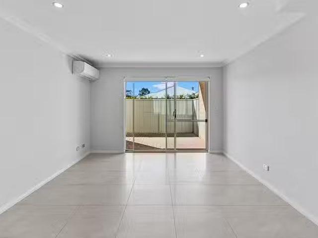 For Rent! 1/19 Hubert Street, Belmont, WA 6104
