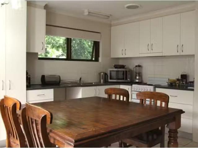 Unique 11 Mackaness Place, Garran Townhouse for rent Listed b.
