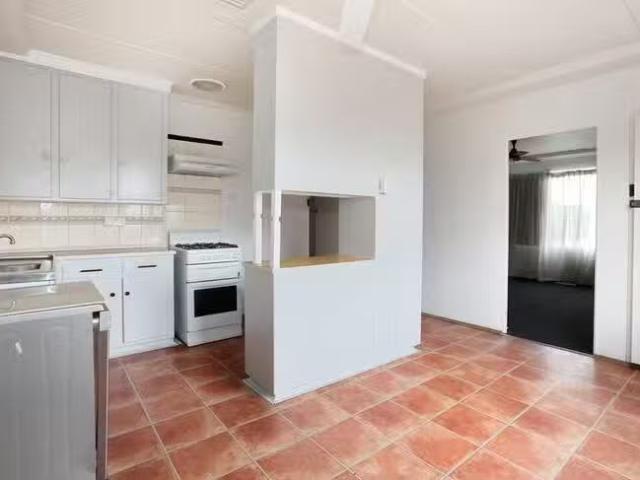 Rental! 11 Ouyen Court, Dallas, VIC 3047