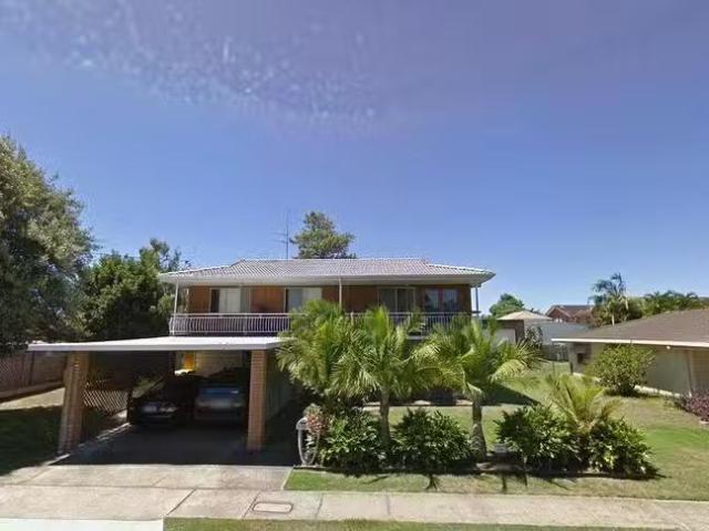 Cozy 11 Abalone Avenue, Paradise Point, QLD 4216