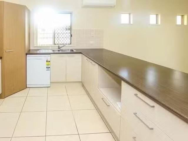 Deal! 11 Baldwin Close, White Rock, QLD 4868