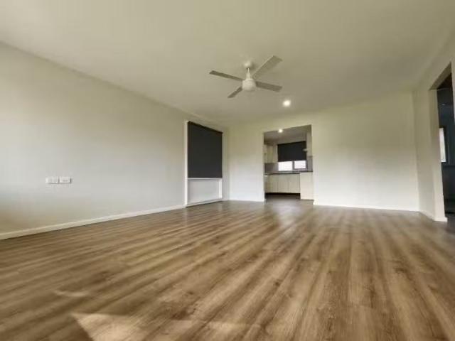New 11 Boonoke Place, AIRDS House for rent Listed by Olivia A.