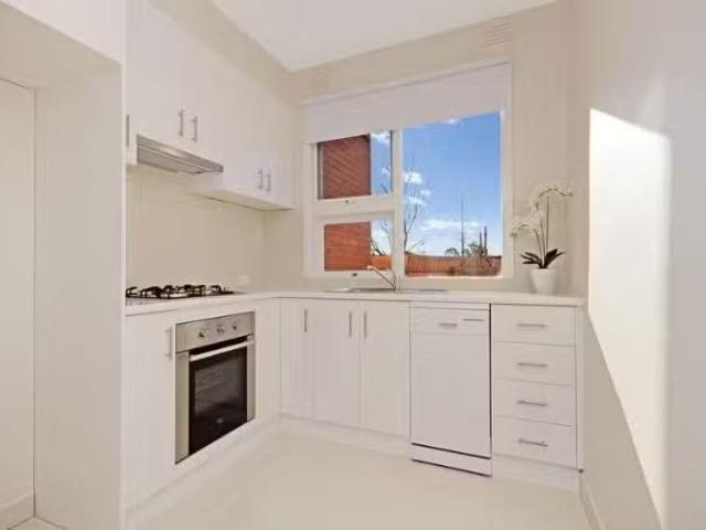 Rental! 1/1 Castle Court, Bell Park, VIC 3215 Unit for Rent