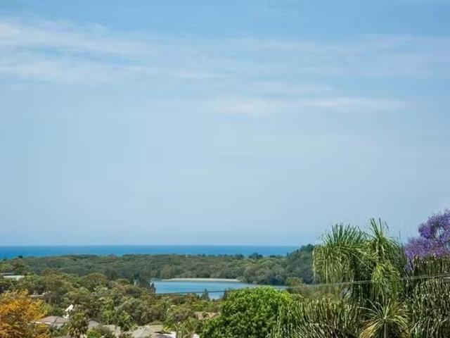 Just in! 11 Coreen Drive, Wamberal House for rent Listed by A.
