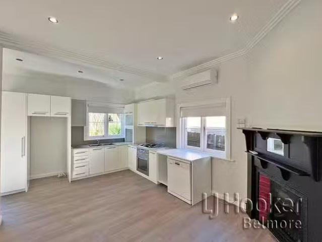 Cozy 11 Downey Street, Bexley, NSW 2207