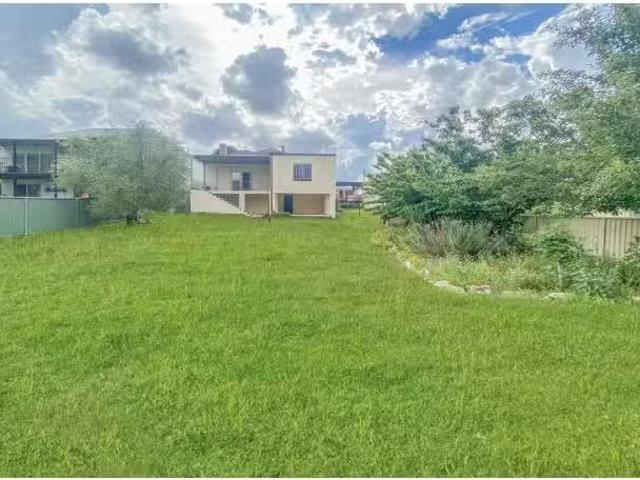 Charming 11 Ferro Street, Lithgow House for rent Listed by Va.