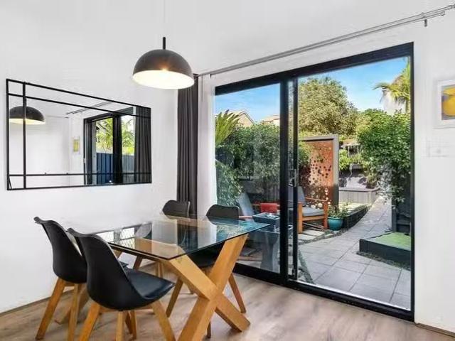 Deal! 1/1 Flat Street, Leichhardt, NSW 2040