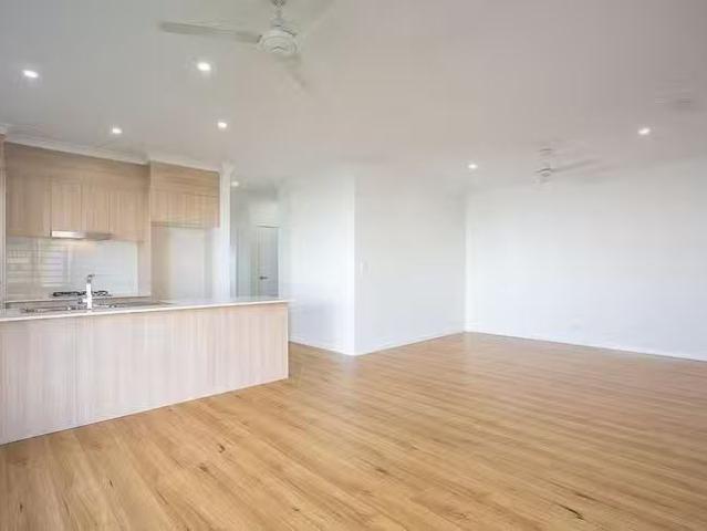 Rental! 1/1 Howell Crescent, Pimpama, QLD 4209