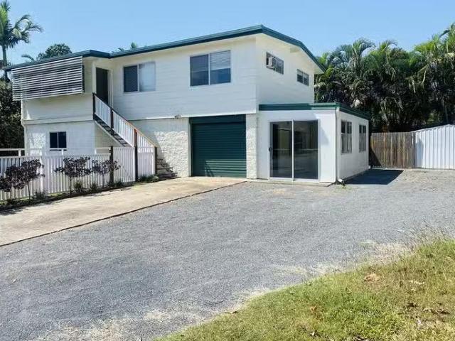 Deal! 11 Ramsay Court, Beaconsfield, QLD 4740