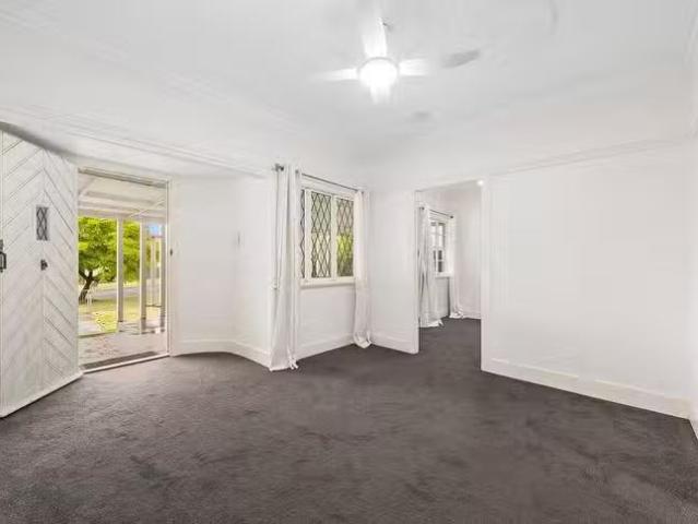 Rental! 11 Second Avenue, Harristown, QLD 4350