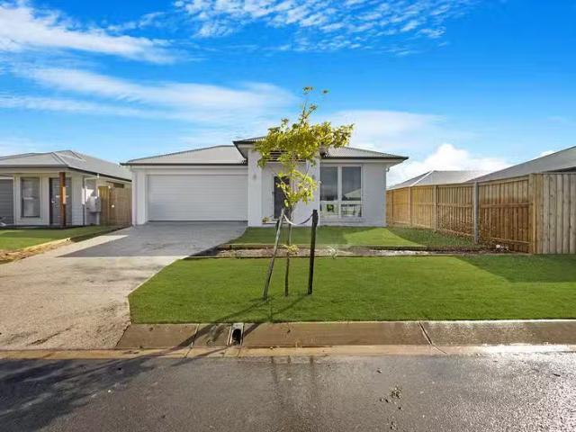 New 11 Woodswallow Avenue, Point Vernon, QLD 4655