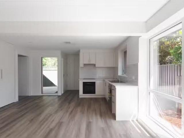 Deal! 11A Dunlop Street, Hackett Townhouse for rent Listed by.