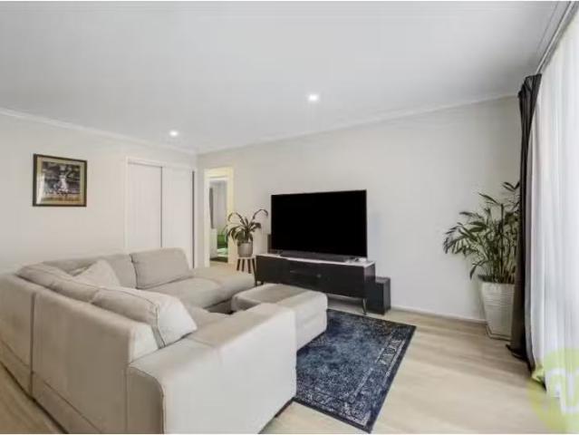 Deal! 12/3 Lappin Place, Gordon Townhouse for rent Listed by.
