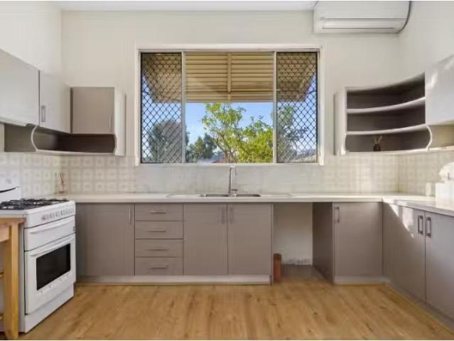 Cozy 120 Loftus Street, NORTH PERTH House for rent Listed by.