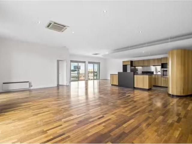 Deal! 12/170 Oxford Street, COLLINGWOOD Apartment for rent Li.