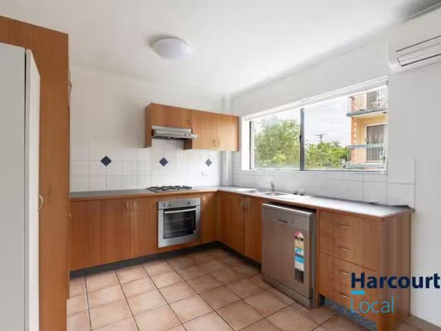 Rental! 1/21 Camden Street, Albion QLD 4010