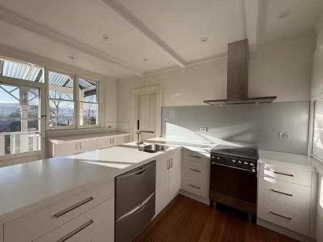 Cheap 121 Elphin Road, Newstead, TAS 7250