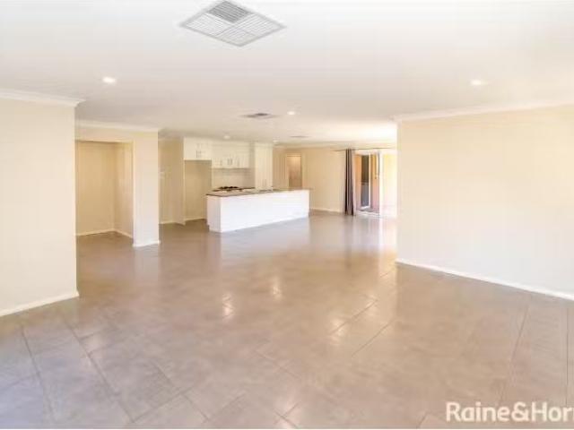 Just in! 1/24 Dove Street, MOUNT AUSTIN Apartment for rent Li.