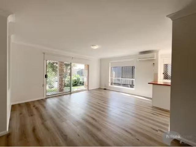 Charming 1/24 Mc Millan Street, Labrador Apartment for rent L.