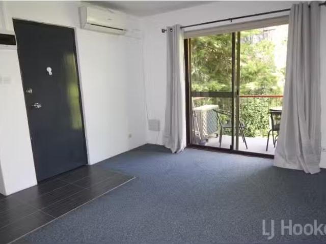 Just in! 12/5 Mowatt Street, Queanbeyan Apartment for rent Li.