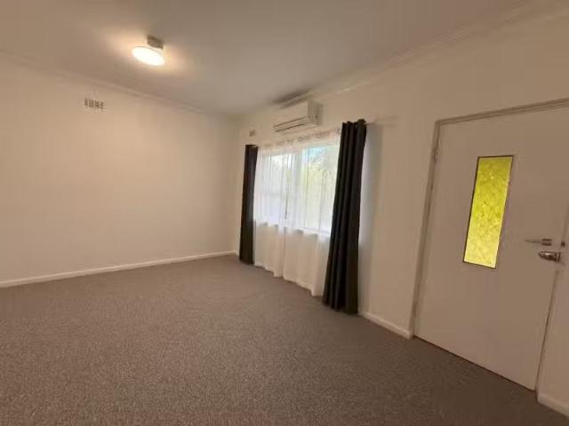 Rental! 1/26 West Baron Street, COOMA Apartment for rent List.