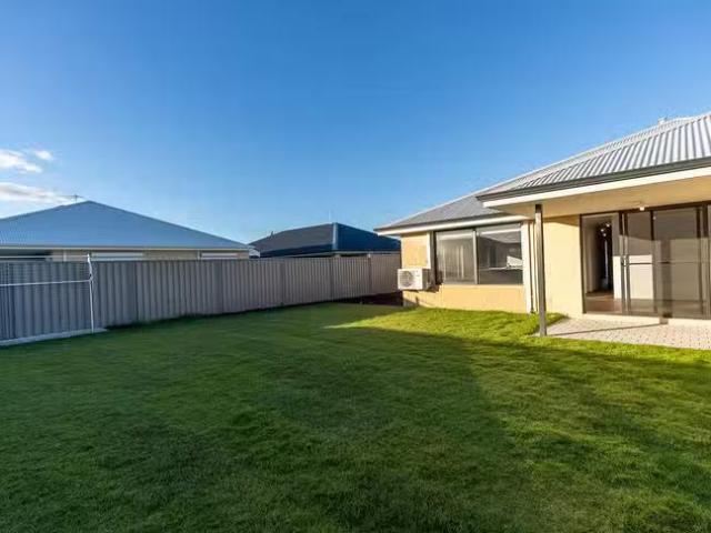 Cozy 128 Weewar Circuit, South Yunderup, WA 6208