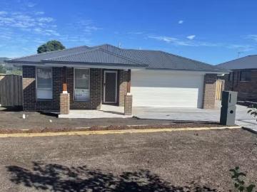Cozy 1/29 Pillar Street, BELLBIRD House for rent Listed by To.