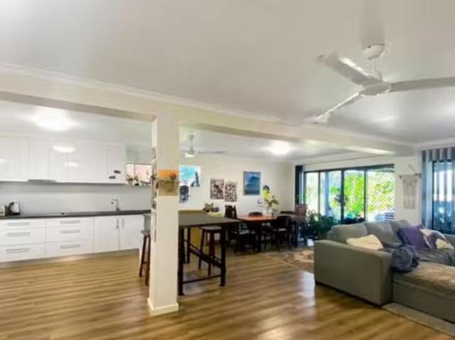 Nice 1/2 Armstrong Street, Atherton, QLD 4883