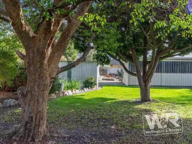 Just in! 12 Butts Road, Yakamia, WA 6330