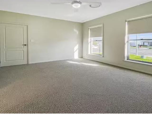Unique 12 Flinders Avenue, Mudgee House for rent Listed by Ge.