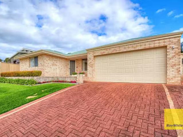 Unique 12 Pyrus Gardens, Yakamia, WA 6330
