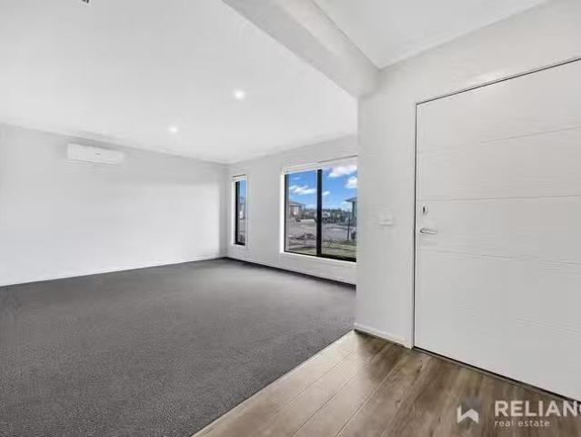 Cheap 12 Regner Drive, Sunbury, VIC 3429