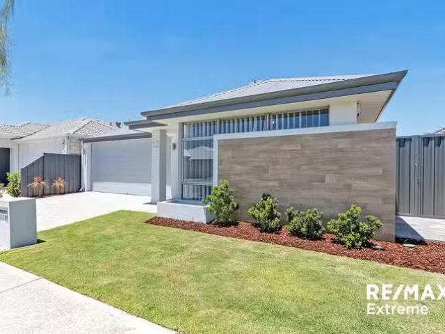 Nice 12 Splendor Avenue, Eglinton, WA 6034