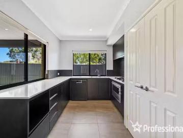 Nice 12 Trent Street, Viveash, WA 6056
