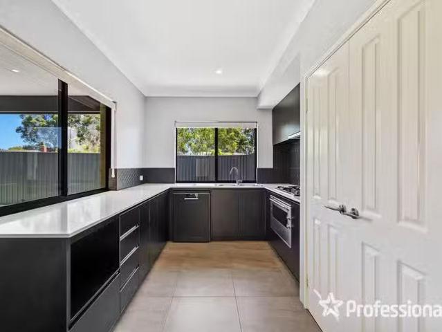 Charming 12 Trent Street, Viveash, WA 6056