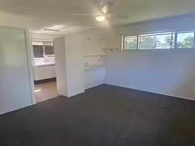 Deal! 1/2A Woodbird Street, Scarborough, QLD 4020