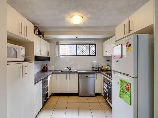For Rent! 1/33 Hows Road, Nundah, QLD 4012
