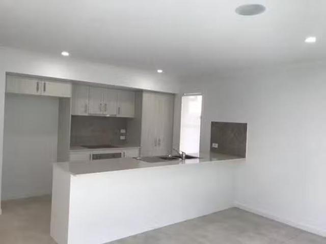 Unique 130 Westminster Boulevard, Doolandella, QLD 4077