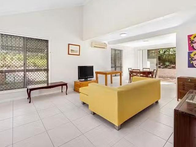 Nice 1/30 Beaufort Street, Alderley, QLD 4051