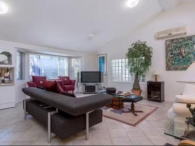 Unique 130 Heeb Street, Benowa, QLD 4217